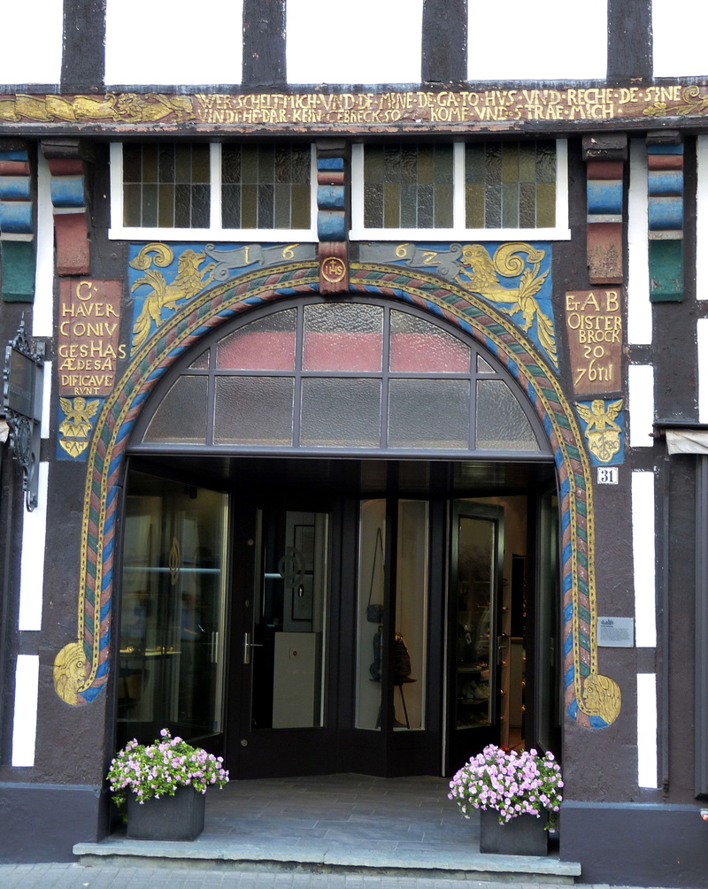 entrance, fachwerkhaus, image, historically, 2K, wiedenbrück, door, flowering plant, building, closed, window, text, communication, city, arch, architecture