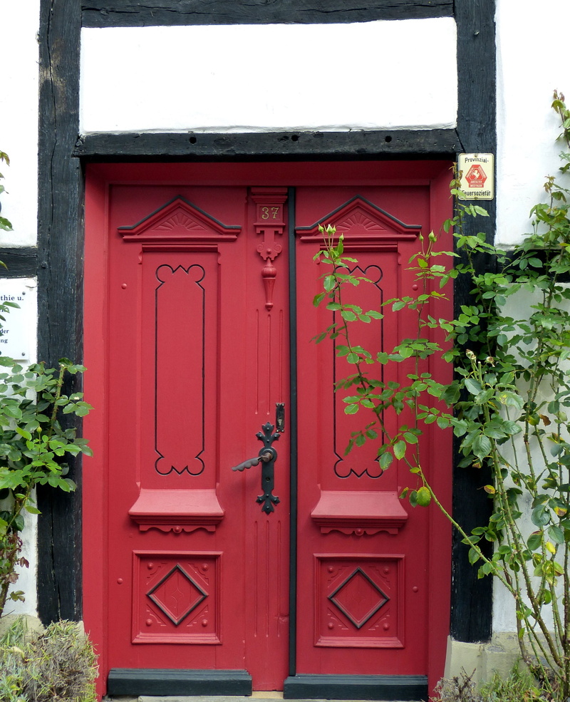 building, building exterior, wooden door, mailbox, house, outdoors, input, rheda-wiedenbrück, front door, security, nature, closed, red, historically, entrance