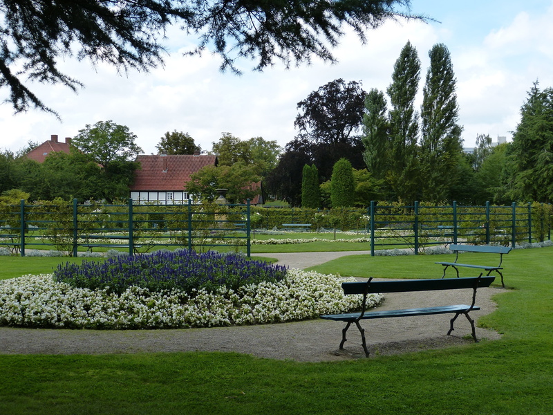 chair, plant, sky, tranquil scene, growth, bench, seat, park - man made space, rheda, outdoors, absence, bank, tranquility, grass, park, 4K, green color