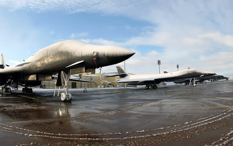 airport runway, cloud - sky, mode of transportation, plane, water, sea, warplanes, Rockwell B-1 Lancer, airport, outdoors, air vehicle, wet, sky, transportation