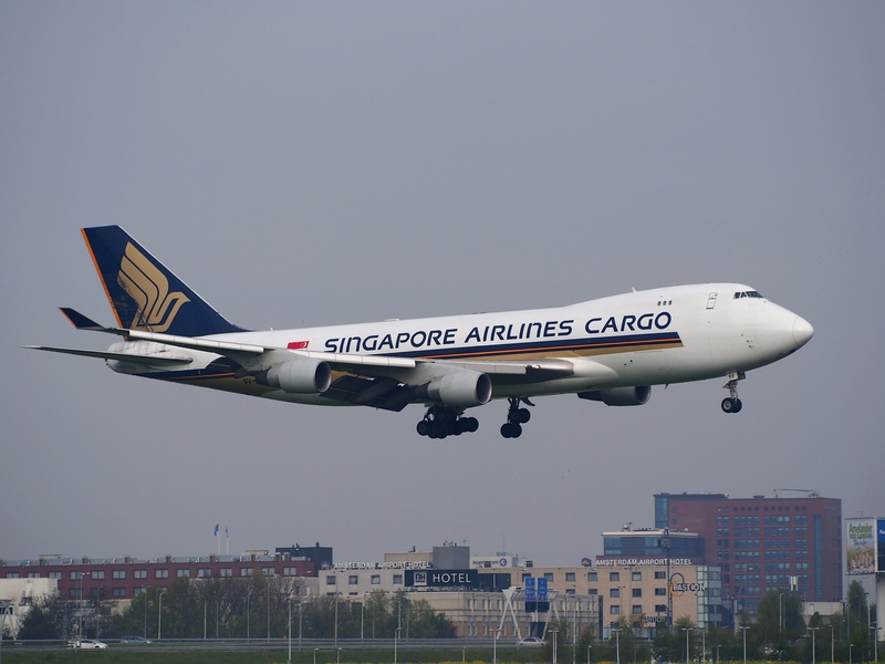 clear sky, arrival, mode of transportation, boeing 747, mid-air, sky, nature, architecture, cargo, airlines, passenger, on the move, airport, transportation