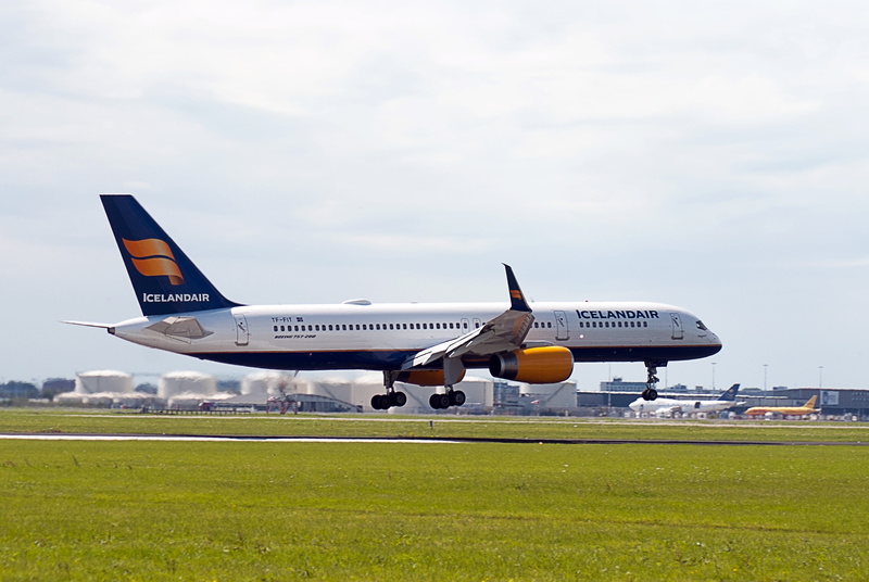 aerospace industry, arrival, grass, travel, flying, outdoors, taking off, 4K, leaving, environment, airline, no people, nature, sky, cloud - sky, schiphol