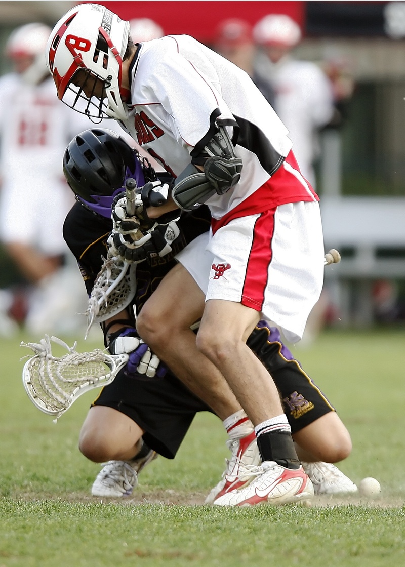 helmet, male, lax, 1080P, competition, warrior, sport, stick, focus on foreground, grass, outdoors, battle, real people, headwear, game, padding, team
