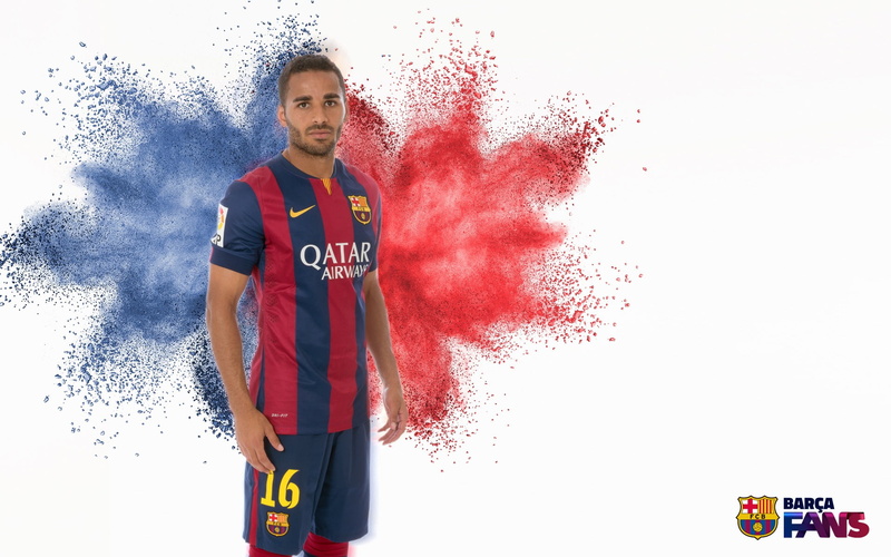 young men, lifestyles, one person, front view, beard, young adult, red, men, barcelona, leisure activity, 1080P, casual clothing, jersey, standing, real people
