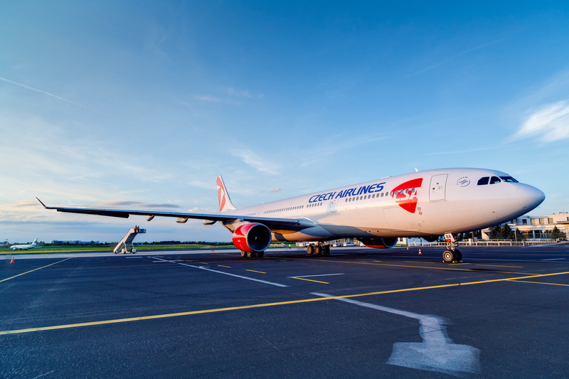 The sky, 300, Weather, Passenger, Engine, Czech Republic, The Czech Republic, Perron, Chassis, Sky, The platform, Airlines, Airliner, Airplane, Airbus