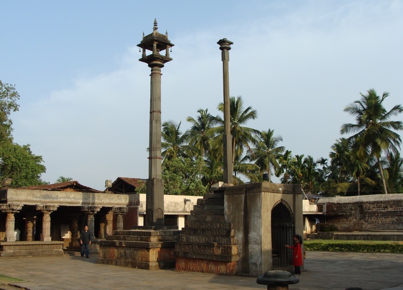 stone, palm tree, lamp post, temple, india, building, tree, architectural column, structure, history, tropical climate, karnataka, religion, 2K, street