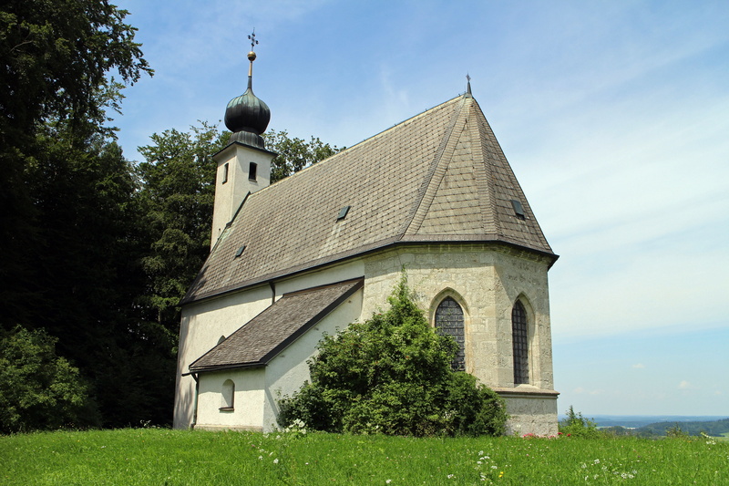 house of worship, grass, 5K, built structure, chapel, outdoors, tree, plant, architecture, building exterior, church, day, belief, nature, green color