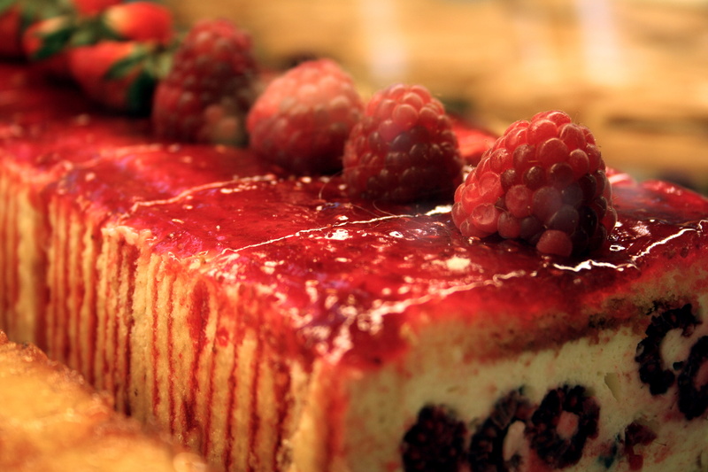 dessert, strawberry, red, yummy, freshness, close up, berry Fruit, close, food, sweet Food, paris, raspberry, fruit, cake, travel, rawlinson, 2K, france