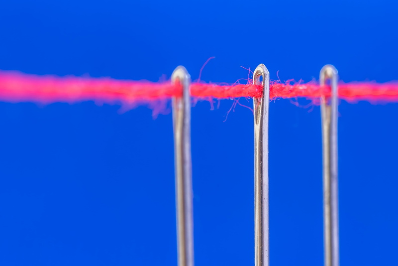 three, selective focus, Macro, focus, blue, sewing, photography, 2K, Three In a Row, red  thread, contrast, red, selective, thread, sewing needles, needles
