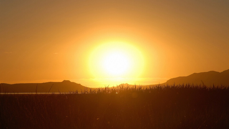 tranquil scene, lens flare, mountain, nature, mountain range, bright, beautiful photos of nature scenery  1920x1080, land, tranquility, sun, orange color