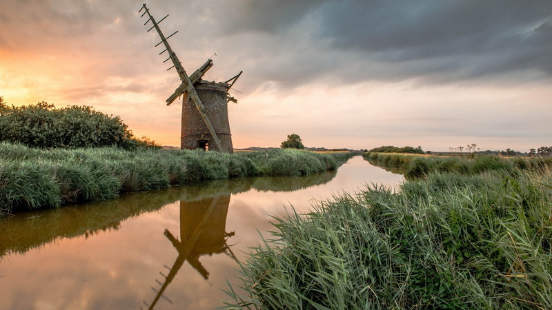 reflection, turbine, environment, beauty in nature, water, environmental conservation, plant, architecture, sky, alternative energy, no people, renewable energy