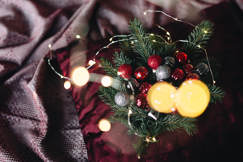 decor, food and drink, christmas, decoration, celebration, christmas lights, 4K, modern, balls, red, christmas decoration, burgundy, xmas, close-up, ornaments