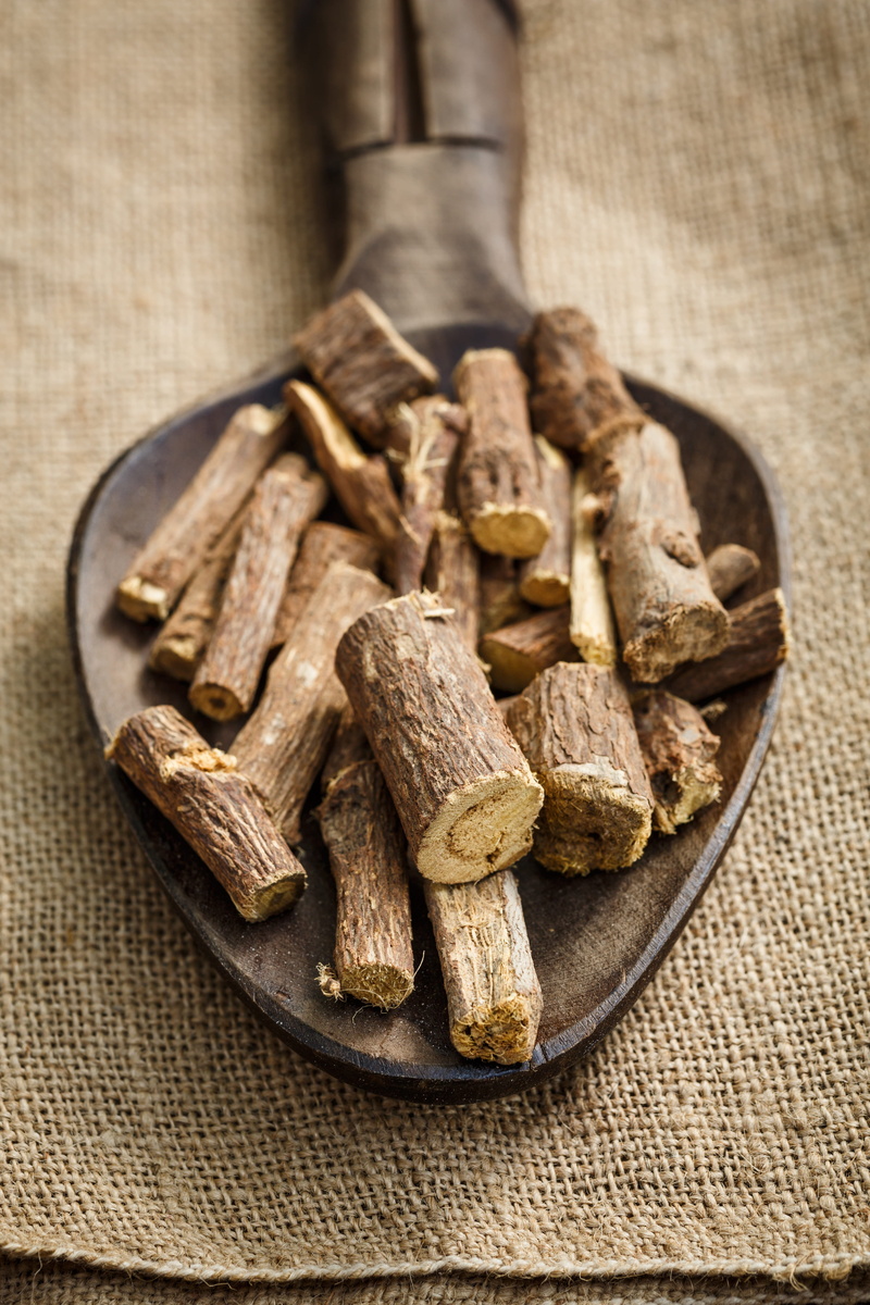 aroma, cinnamon, medical, table, plant, herb, homeopathy, glycyrrhiza, 5K, freshness, still life, close, wooden, stick, aromatherapy, no people, therapy
