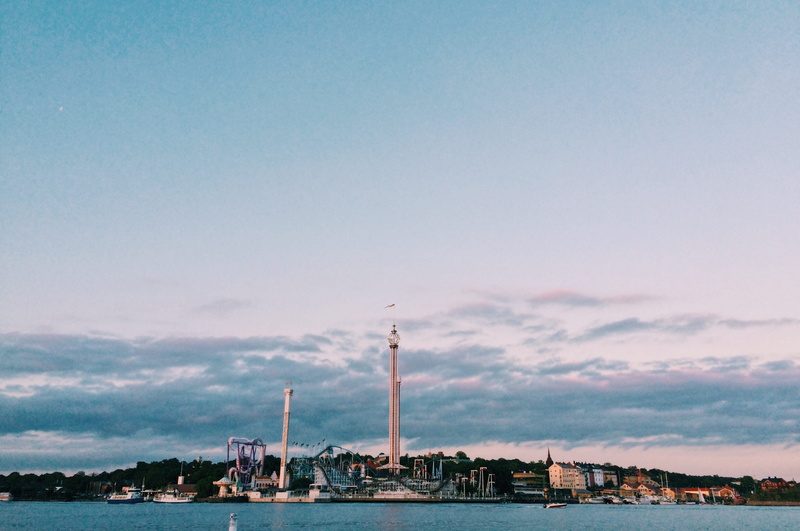 air pollution, pollution, built structure, tall - high, factory, art, nature, cloud - sky, industry, lake, building exterior, city, architecture, smoke - physical structure