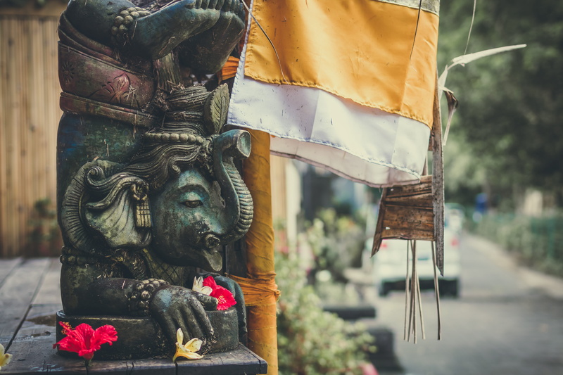 architecture, blur, craft, street, hinduism, religion, elephant, 5K, creativity, art and craft, bracelet, art, place of worship, no people, representation