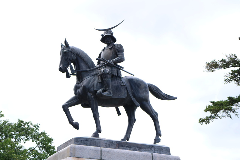 Date Masamune, human representation, nature, representation, horseback riding, male likeness, outdoors, Statue, no people, history, sky, art and craft
