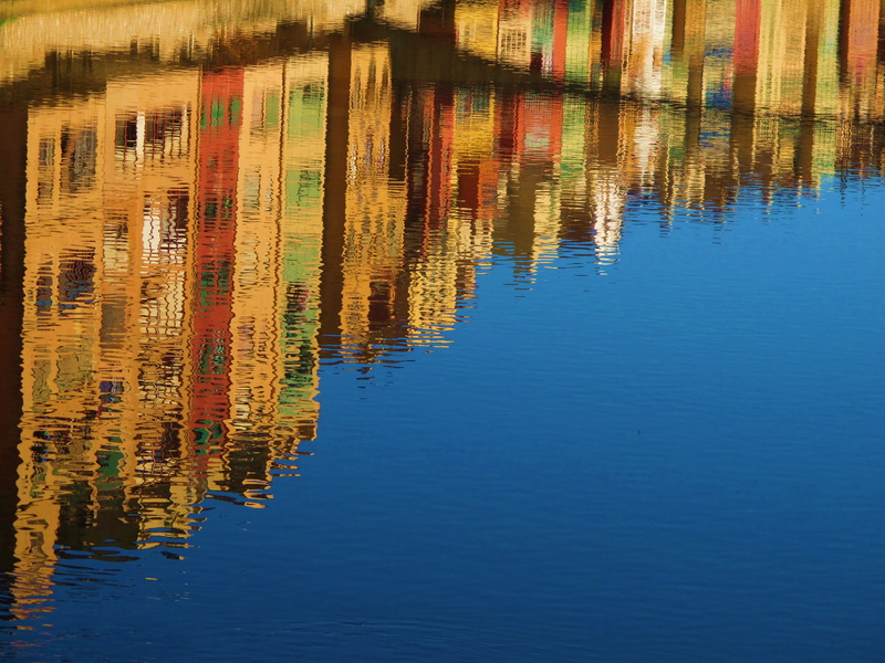 travel, spain, reflection, beauty in nature, rippled, built structure, girona, wavy, 2K, blue, water, green, waterfront, river, day, buildings, building