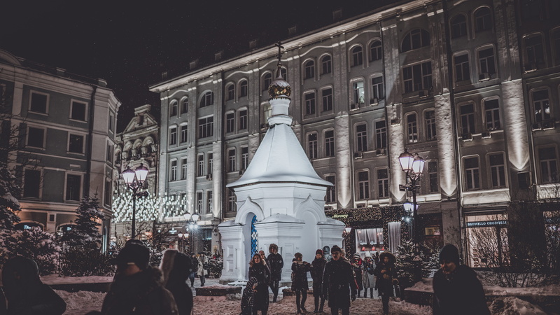 travel destinations, downtown, human, large group of people, snow, lifestyles, illuminated, adult, plaza, women, outside, metropolis, street, nighttime
