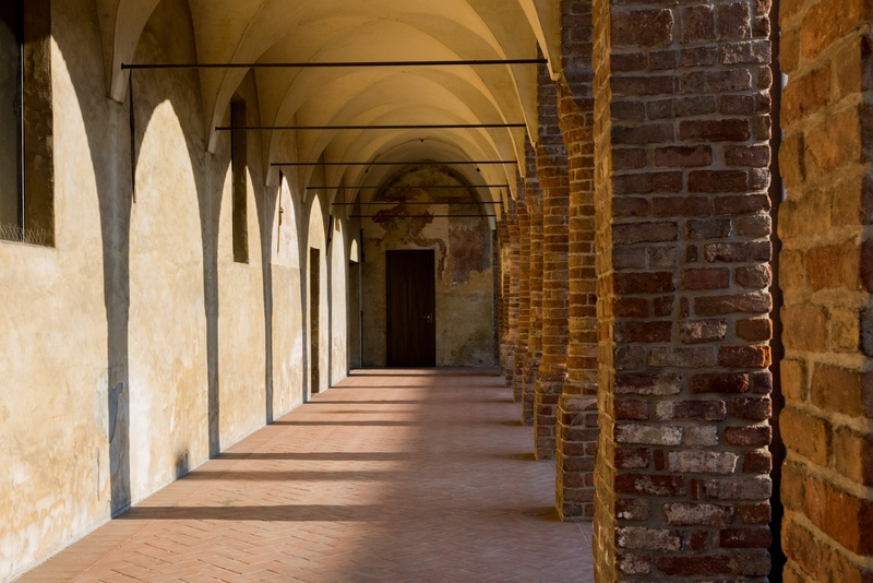 red, heritage, diminishing perspective, brick wall, the past, long, arcade, empty, history, architecture, architectural column, taper, porch, in a row