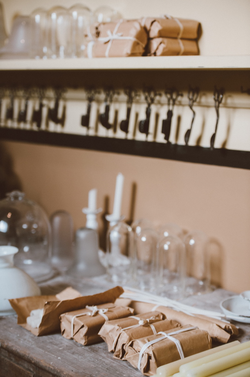 domestic room, container, glass, candles, kitchen, ingredient, workbench, brown, herbal medicine, preparation, taper, selective focus, large group of objects