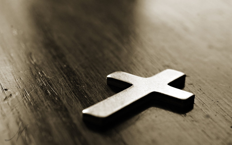 2K, minimalism, simple, cross, wooden surface
