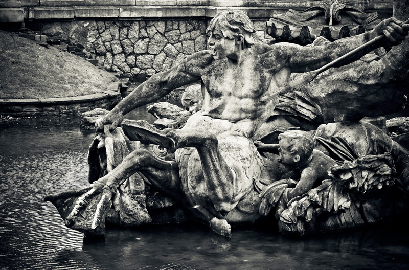 adults only, spear, waterfront, figure, monument, holding, 4K, distinctive, representation, architecture, human representation, neptune, craft, contrast dark