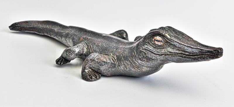 tand, 4K, history, craft, animal body part, turtle, artistically, gray, one animal, ornament, crocodile, animal scale, white background, no people, dust catcher
