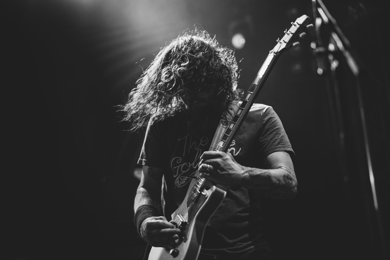roll, lido, entertainment occupation, rock, occupation, musical instrument, concert, holding, stage, rockandroll, plucking an instrument, men, and, real people