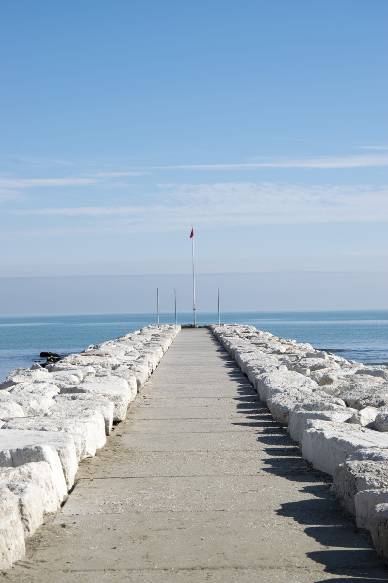 horizon over water, beauty in nature, the way forward, sea, direction, no people, tranquility, 5K, tranquil scene, footpath, day, lido, diminishing perspective