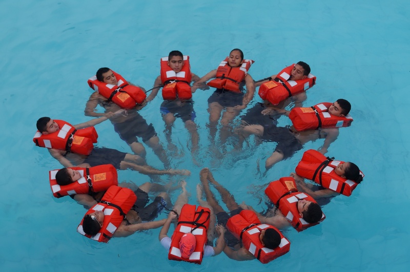 medium group of people, courses, full length, day, leisure activity, teamwork, sport, group Of People, group, water, salvation, lifestyles, togetherness