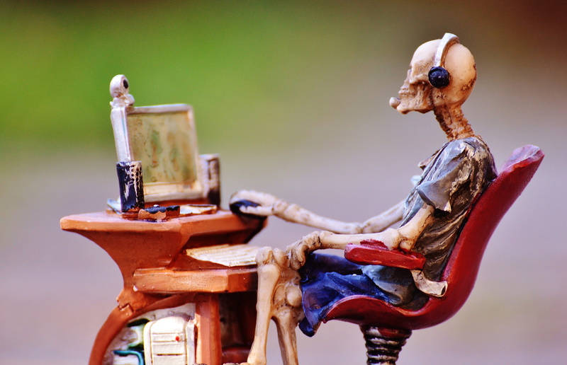 computer searches, addiction, one animal, animal wildlife, monitor, water, toy, pc, table, outdoors, seat, figurine, chair, close-up, 4K, self help, Addiction