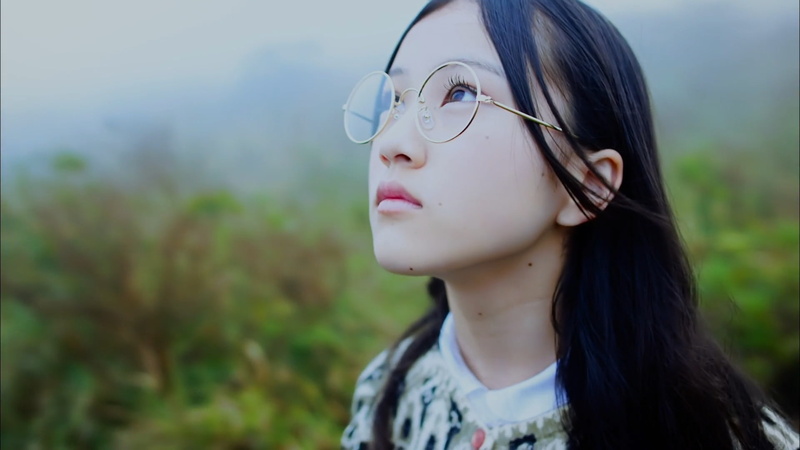 long hair, glasses, hairstyle, contemplation, lifestyles, nature, black hair, hair, Nogizaka46, looking up, beautiful woman, young adult, headshot, brunette
