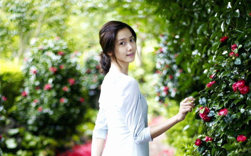standing, Singers, adult, real people, Dancer, one person, lifestyles, South Korean, Singer, young adult, 1080P, SNSD, green color, day, Korean, outdoors