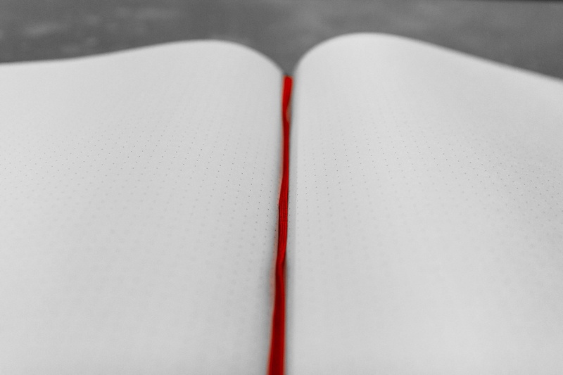 bookmark, rouge, no people, notebook, cahier, focus on foreground, heart shape, dots, points, high angle view, absence, motif, still life, 4K, studio shot