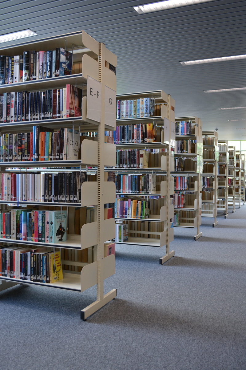 literature, 5K, large group of objects, architecture, learning, bookmarks, publication, people, variation, indoors, abundance, library, shelf, choice