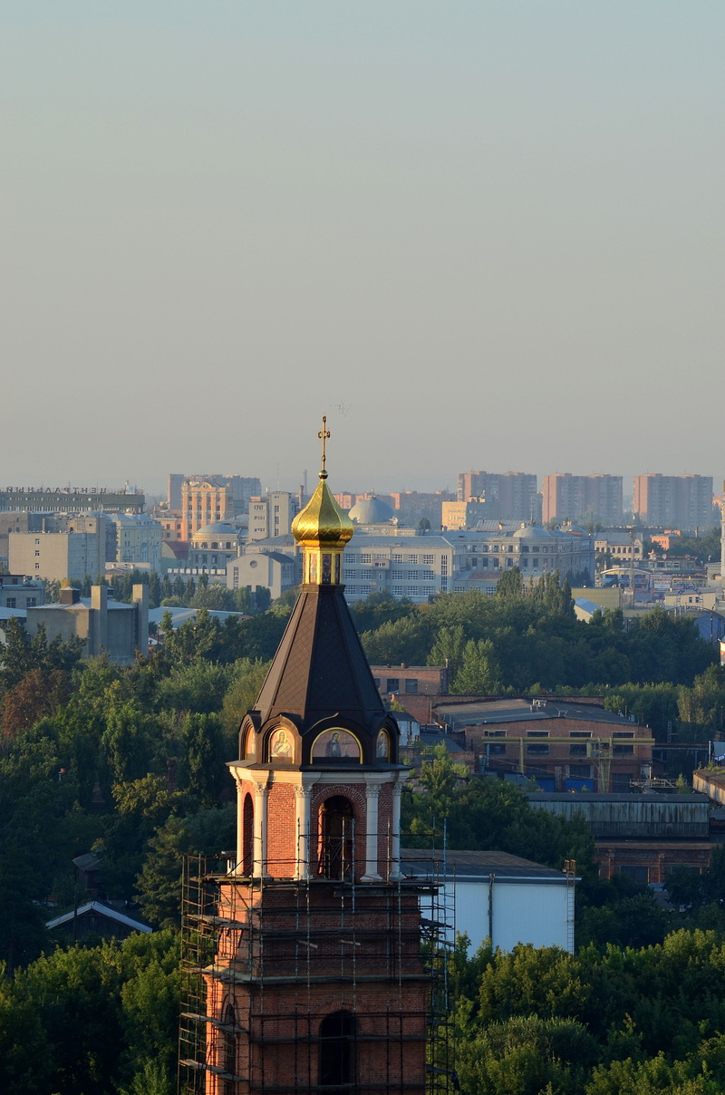 place of worship, sky, building, christian church, clear sky, religion, tree, cathedral, built structure, history, city, raw photo, no people, dome of the cathedral
