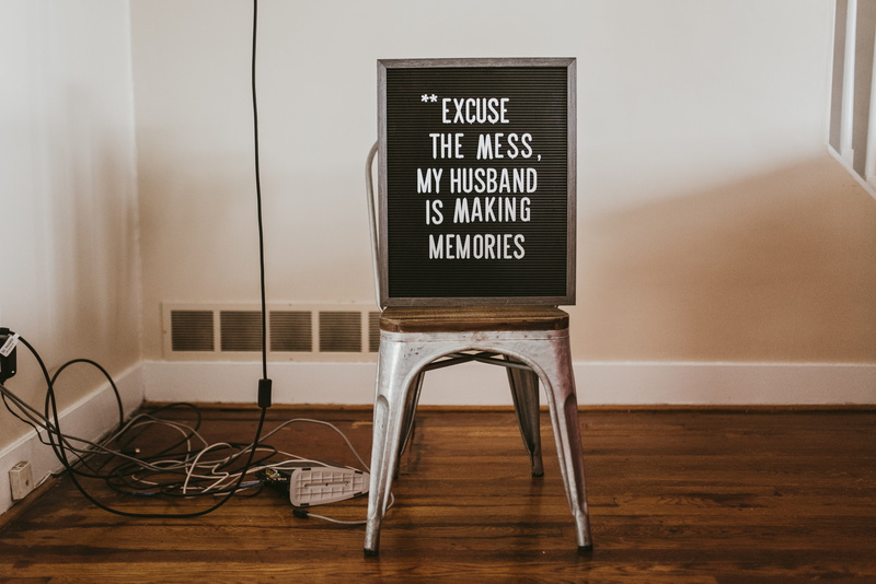 table, marriage, communication, furniture, hardwood floor, technology, cable, relationship, information sign, western script, 5K, no people, indoors, arts culture and entertainment