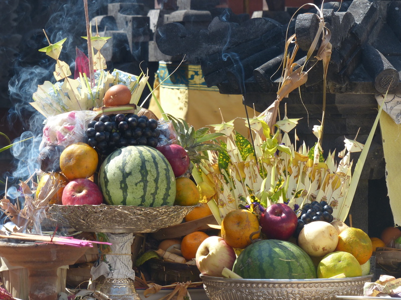 container, offering, market stall, for sale, bali, large group of objects, healthy eating, 4K, market, pumpkin, banana, apple, indonesia, java, freshness