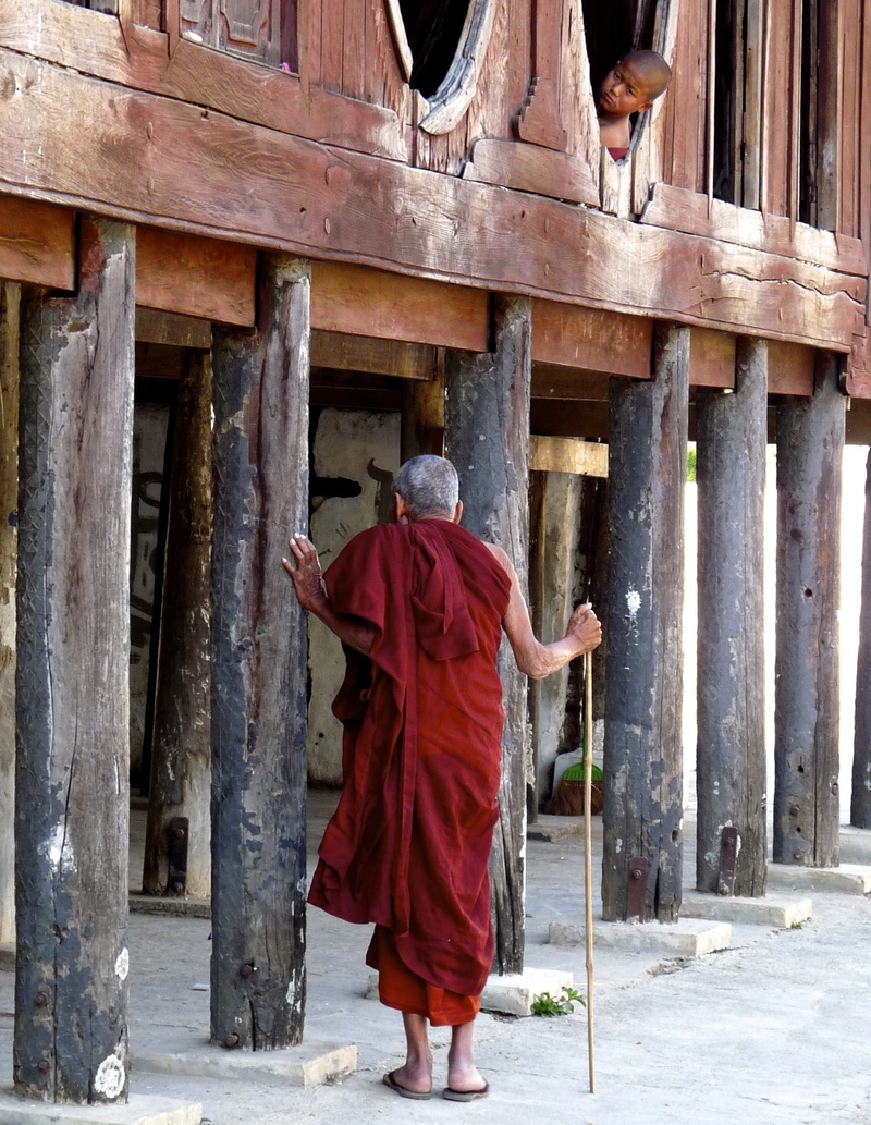 full length, exterior, clothing, building, men, buddhist, monk, wooden, architecture, place of worship, belief, 1080P, burma, inle lake, real people, traditional clothing