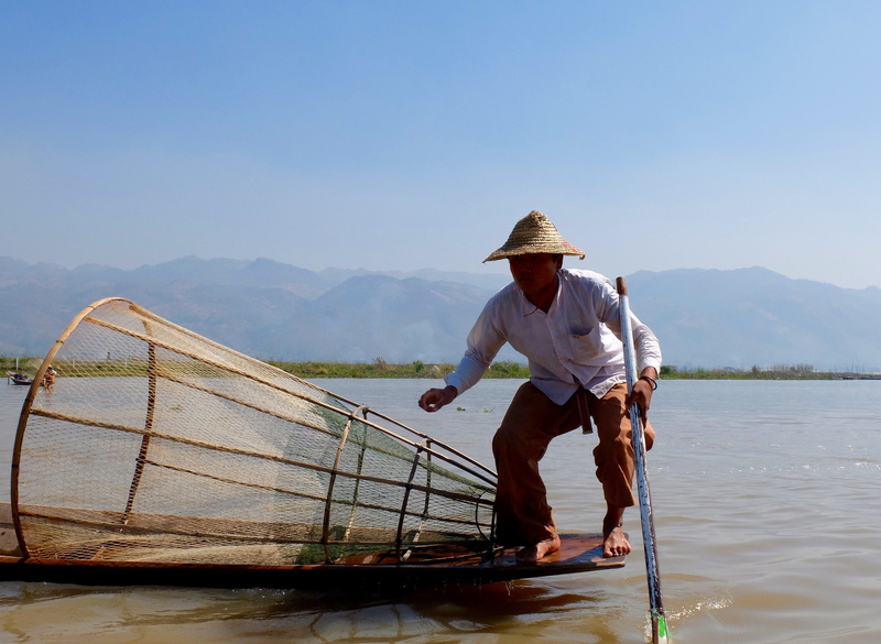 adults only, adult, sky, casual clothing, day, men, one person, oar, nature, one man only, mode of transportation, Inle Lake, outdoors, clothing, fisherman
