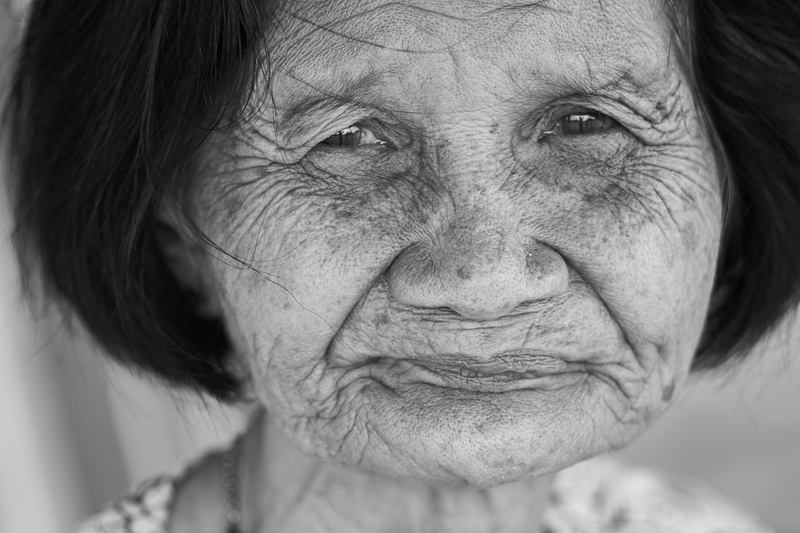 womens, headshot, human face, woman, wrinkled, old, one man only, human body part, people, senior men, loneliness, grandmother, tired, lifestyles, black and white