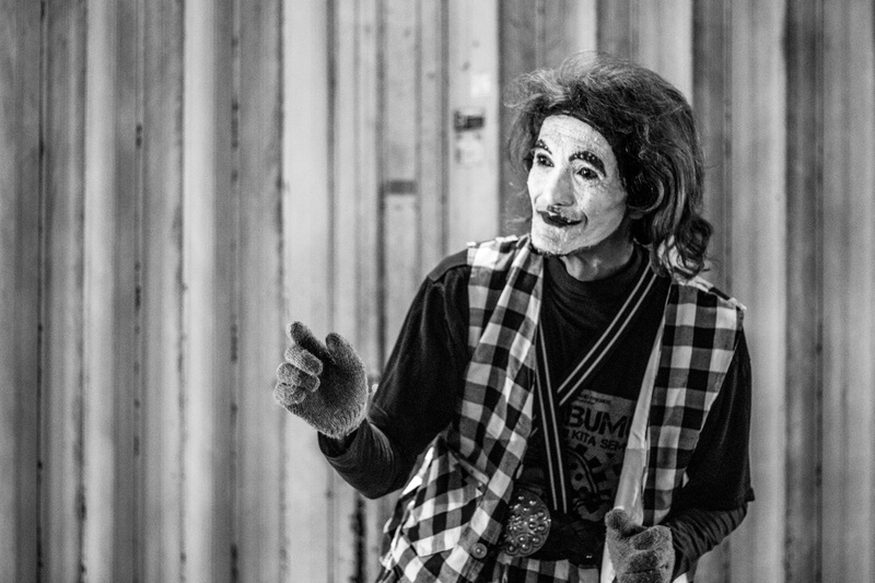 leisure activity, casual clothing, man, funny, real people, people, joker, black and white, standing, outdoors, one person, street performance, focus on foreground