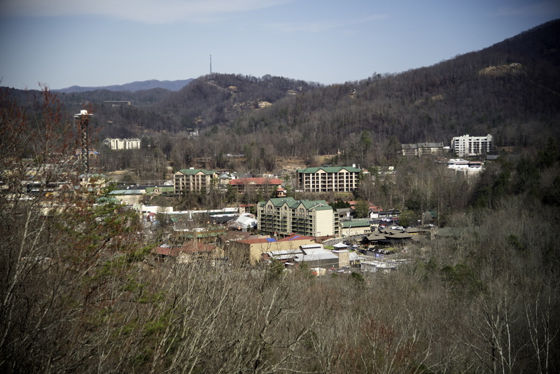 buildings, building, town, Tennessee, day, water, landscapes, mountain, View, house, mode of transportation, mountains, great smoky mountains national park