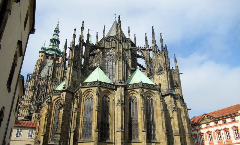 building exterior, travel destinations, spire, prague, the past, built structure, history, st vitus cathedral, tourism, place of worship, architecture