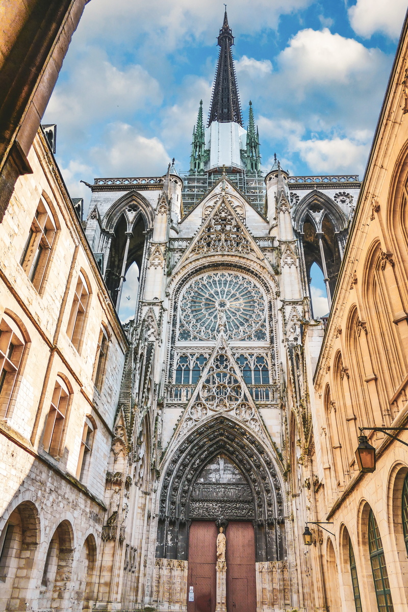 spirituality, spire, belief, 5K, normandy, religion, monument, day, cloud - sky, the past, architecture, low angle view, building, city, ornate, gothic style