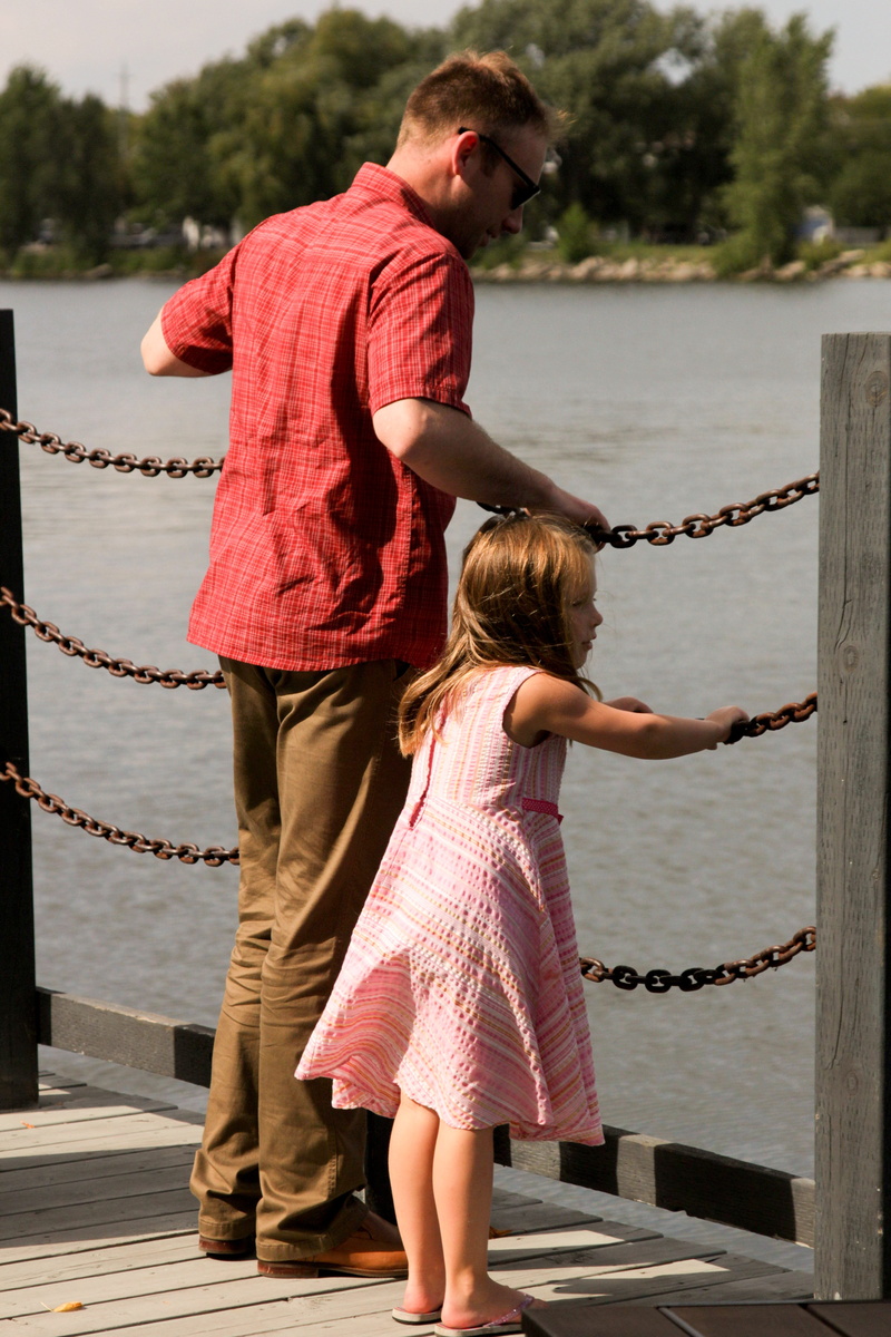 family, girl, together, childhood, child, casual clothing, parent, girls, daughter, real people, people, women, focus on foreground, father, man, bonding