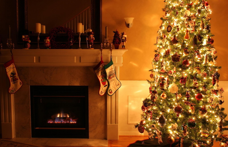 christmas, garland, christmas tree, 2K, tree, fireplace, ornaments, candles, stockings
