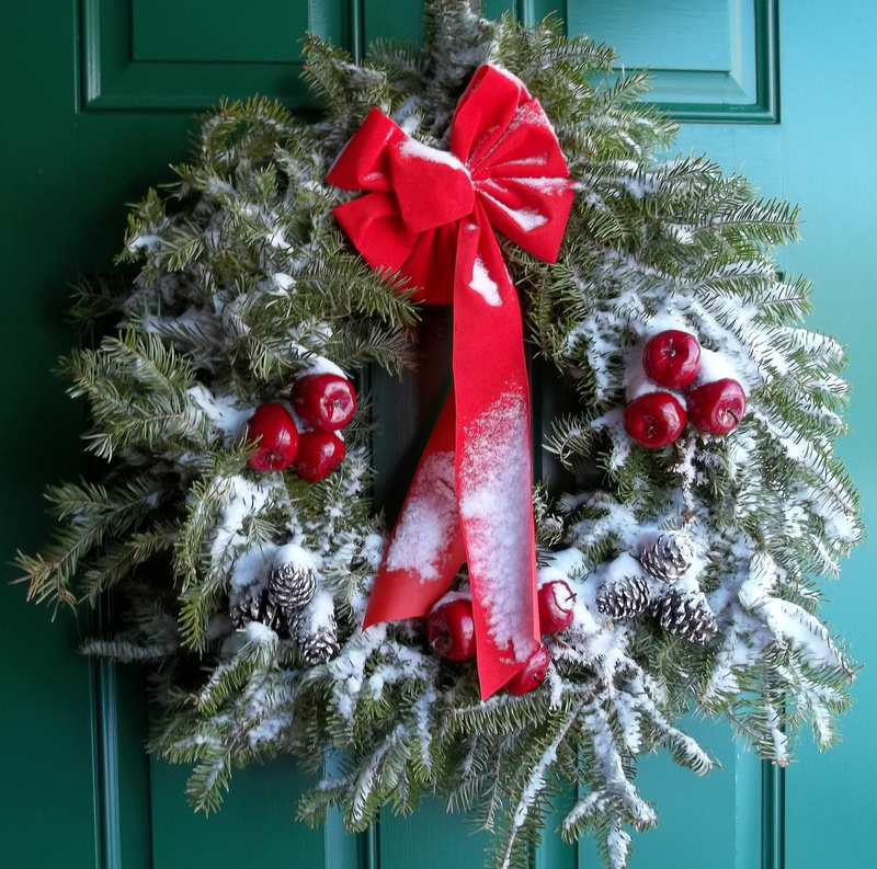 Door, Red, tied bow, celebration event, Bow, indoors, Apple, Snow, christmas decoration, no people, gift, holiday - event, ribbon, christmas ornament, christmas