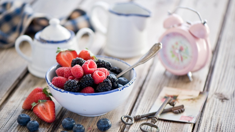 food, food and drink, 1080P, wood - material, crockery, blueberry, eating utensil, freshness, bowl, spoon, blueberries, fruit, breakfast, raspberries