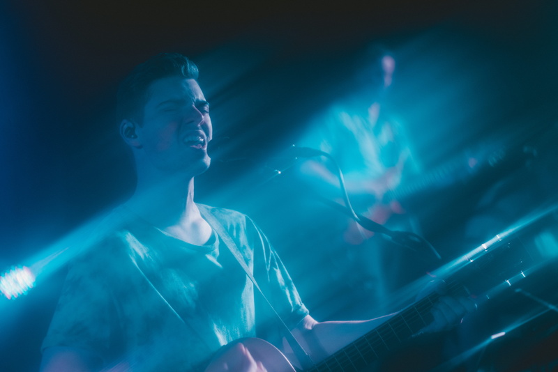 reflection, man, light, tank, praise, guy, glowing, one person, nature, smoke, guitar, underwater, jesus, 8K, sea, singer, church, guitar player